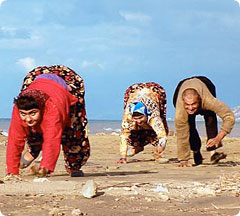 /x/images2005/four_legs_family.jpg